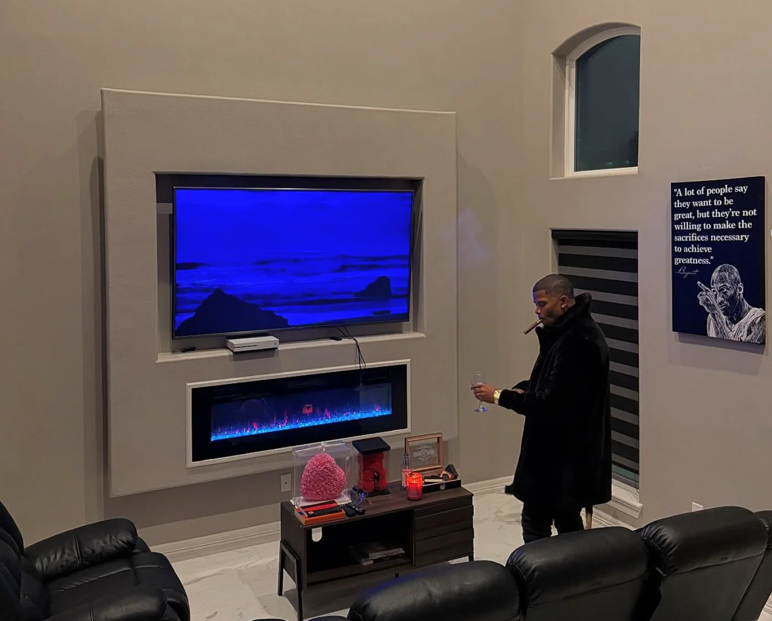 Ant CEO at home
